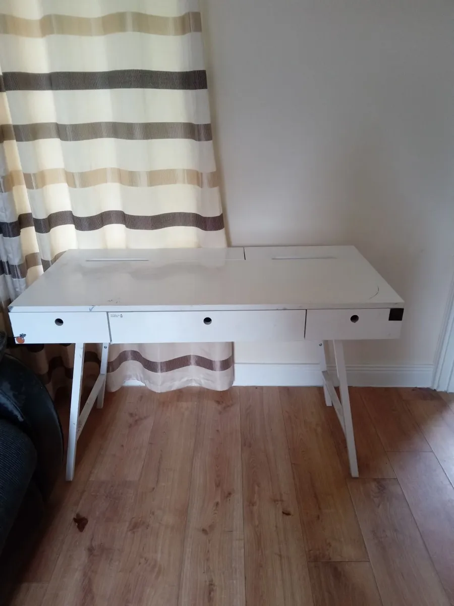 Desk - Image 2