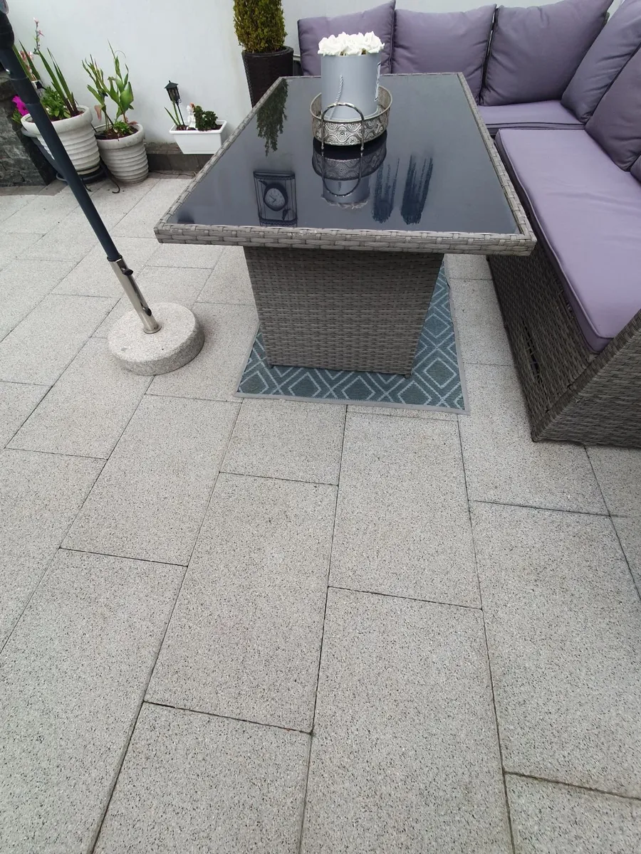 Garden table - Image 4