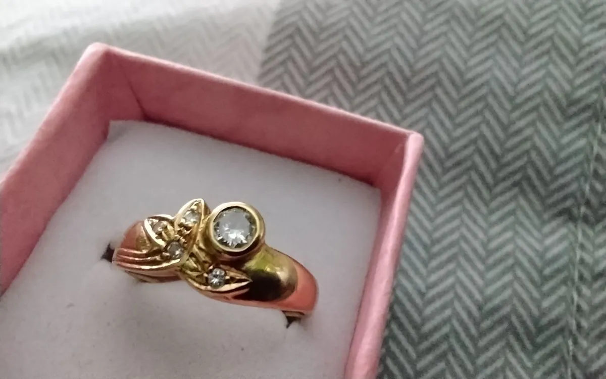 Victorian 18ct gold diamond ring size L - Image 1