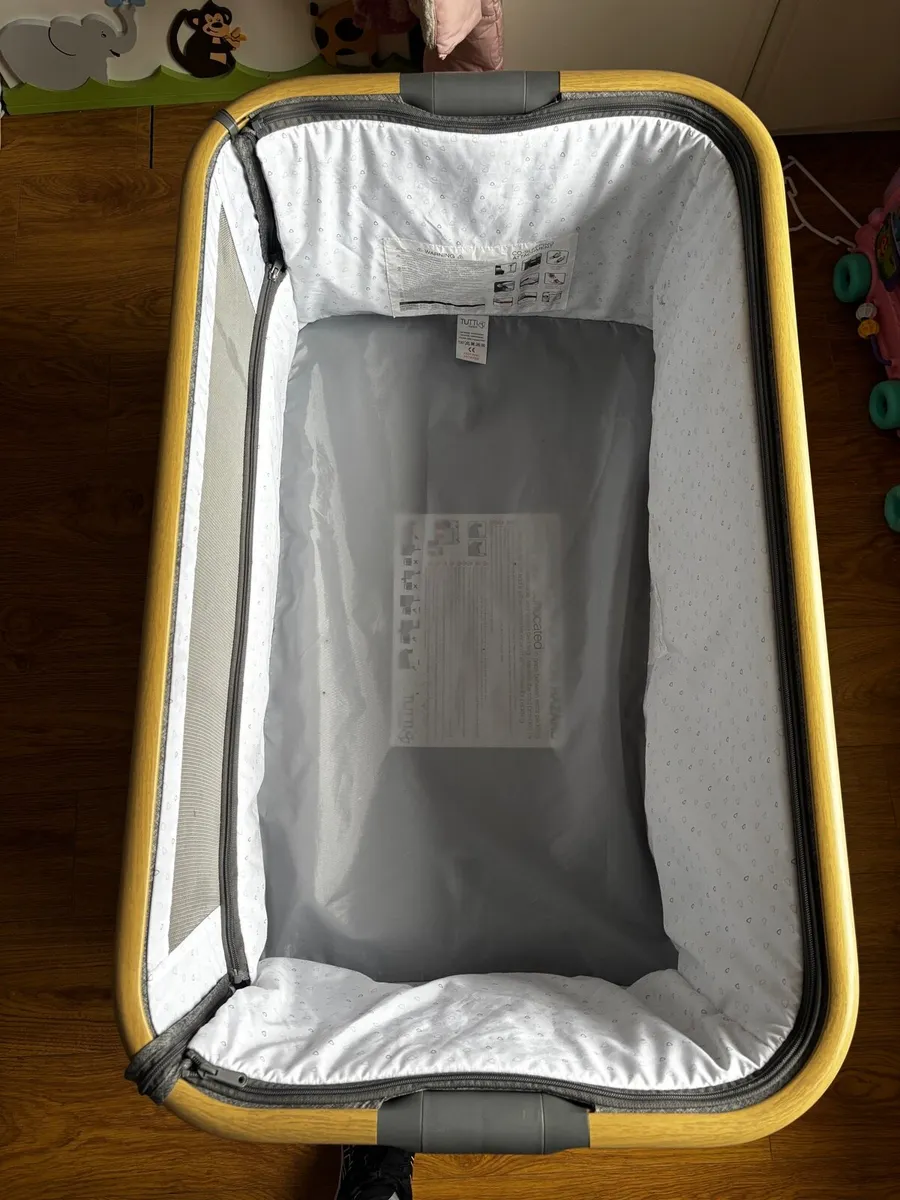 Tutti Bambini CoZee Bedside Crib / Cot - Image 2