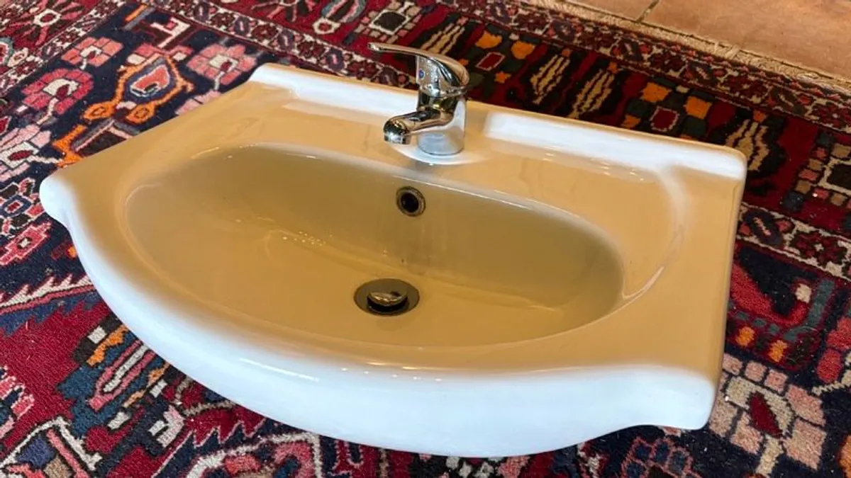 Wash hand basin - Image 1