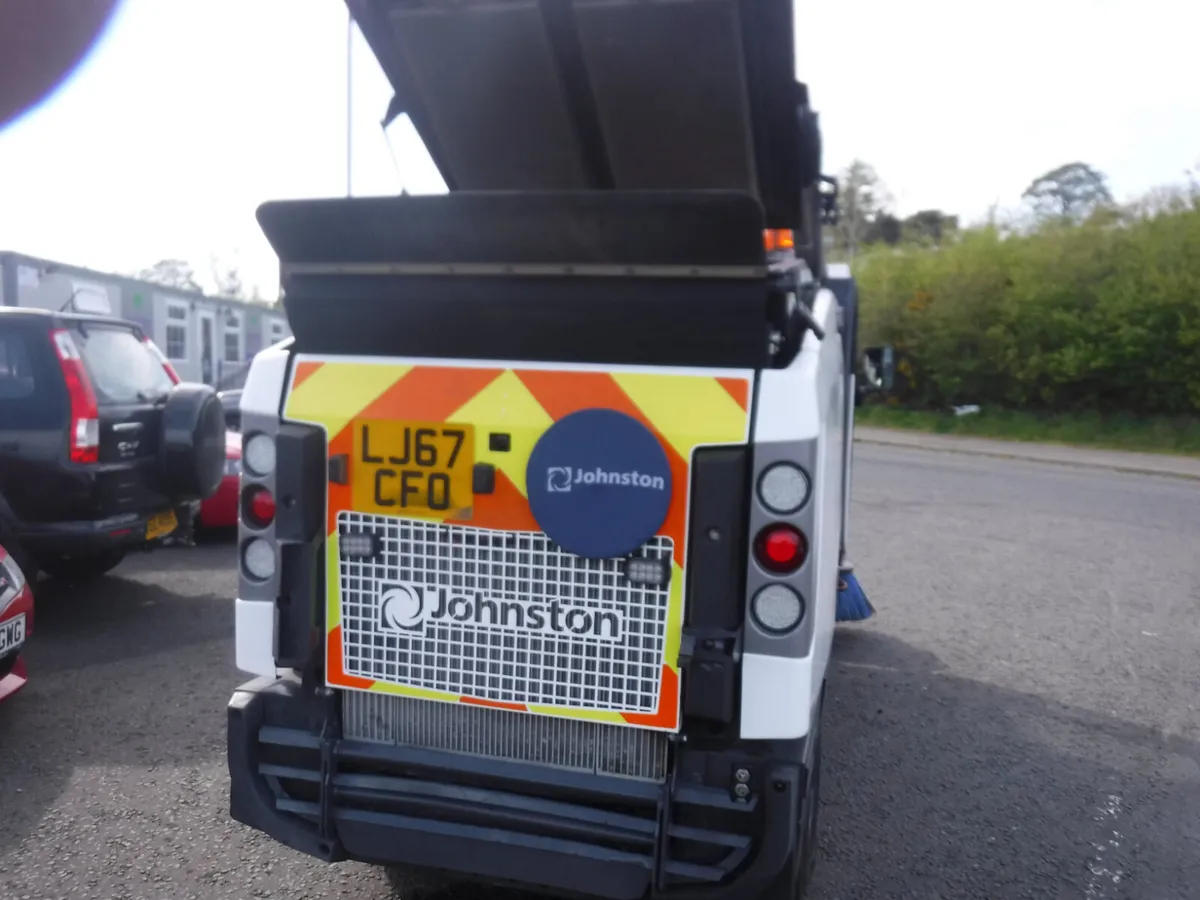 2018 Johnston C201 Road Sweeper, 3310 hrs. - Image 4