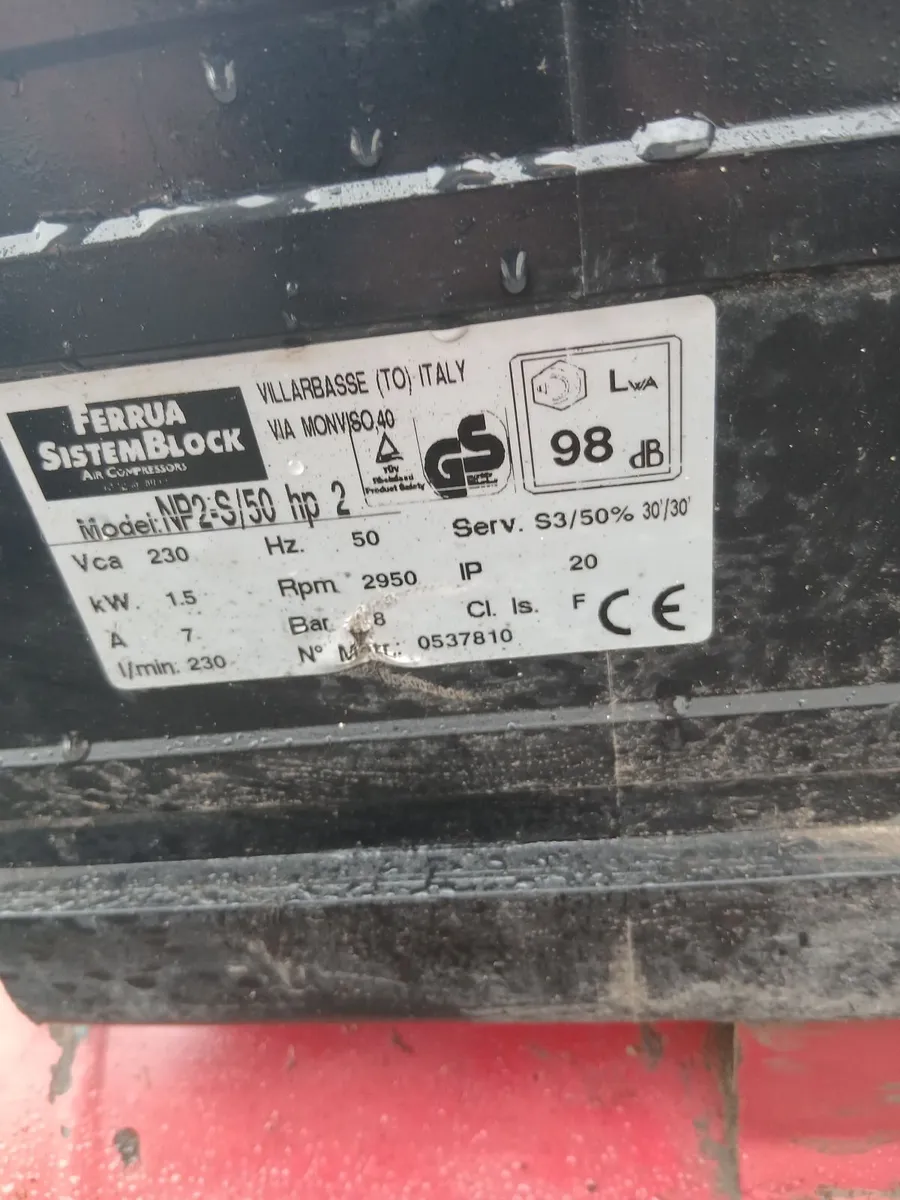 Air compressor 50L working perfect priced - Image 2
