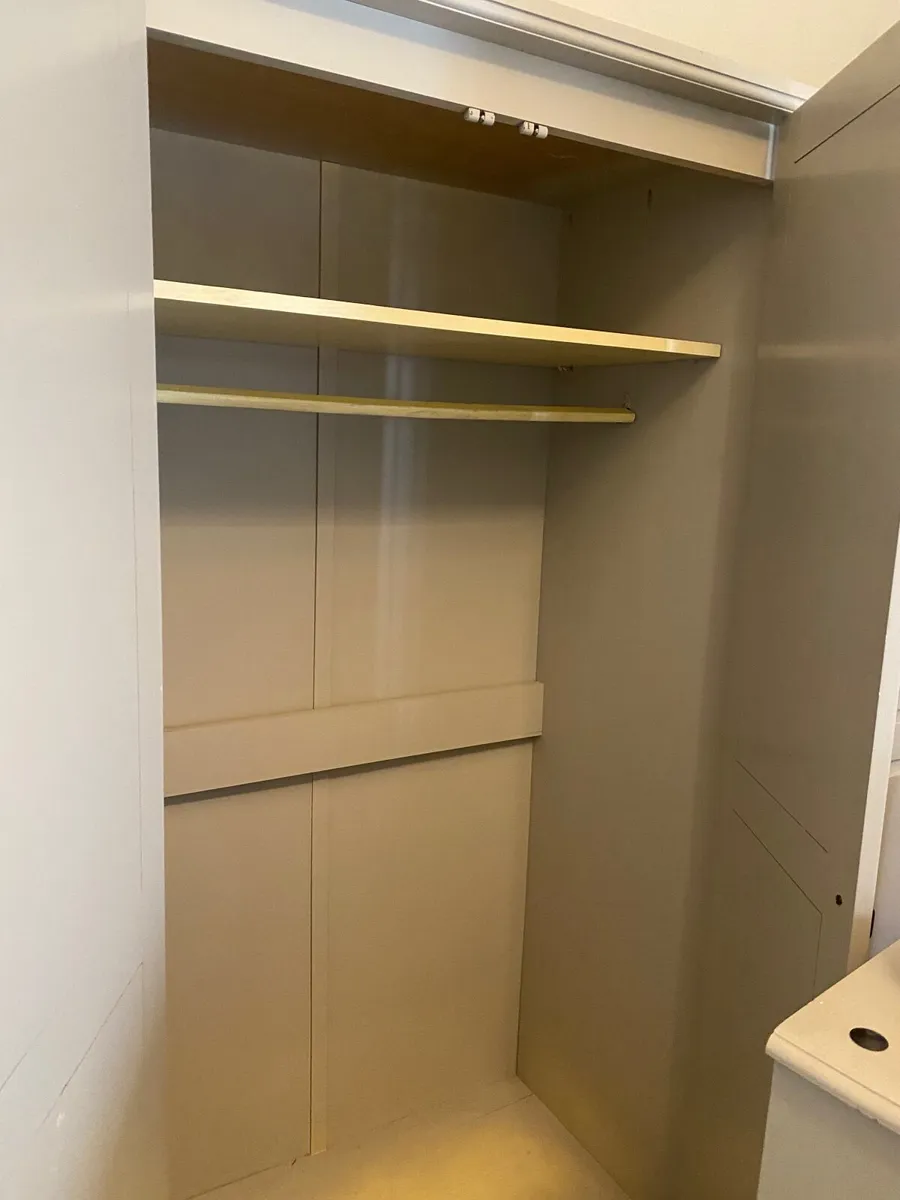 2 wardrobes and 1 chest of drawers - Image 4