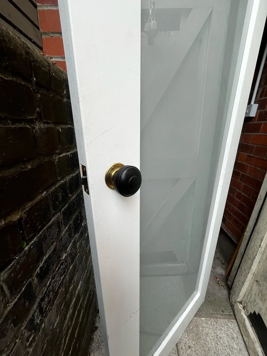 Hardwood interior door with frosted glass panel - Image 2