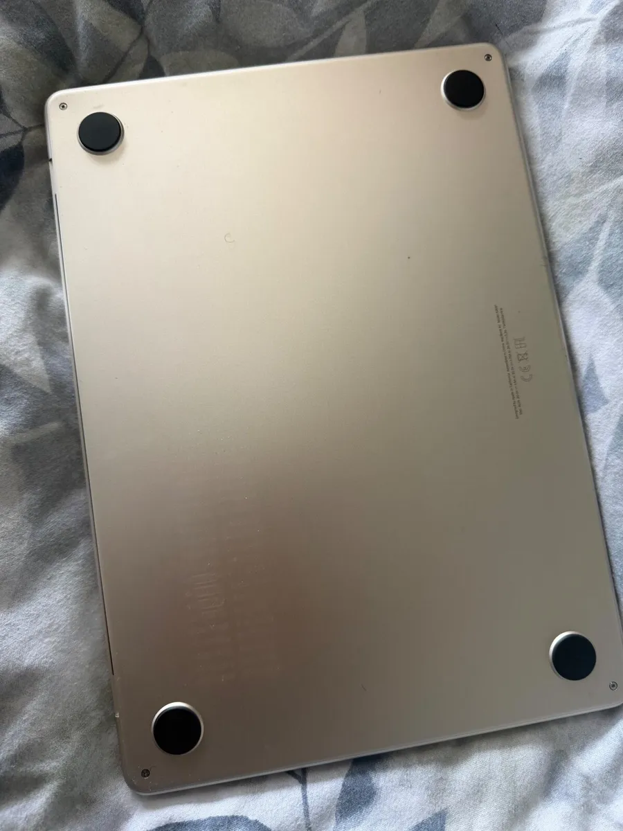 MacBook Air 13" M2 (2022) — 8GB / 256GB  Starlight - Image 1