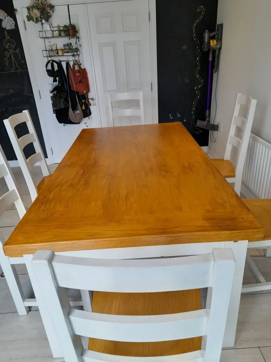 Table and six chairs - Image 3