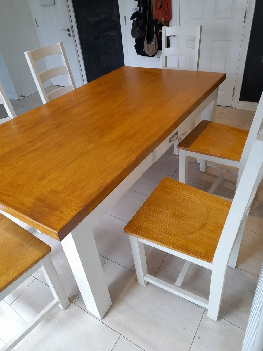 Table and six chairs - Image 2