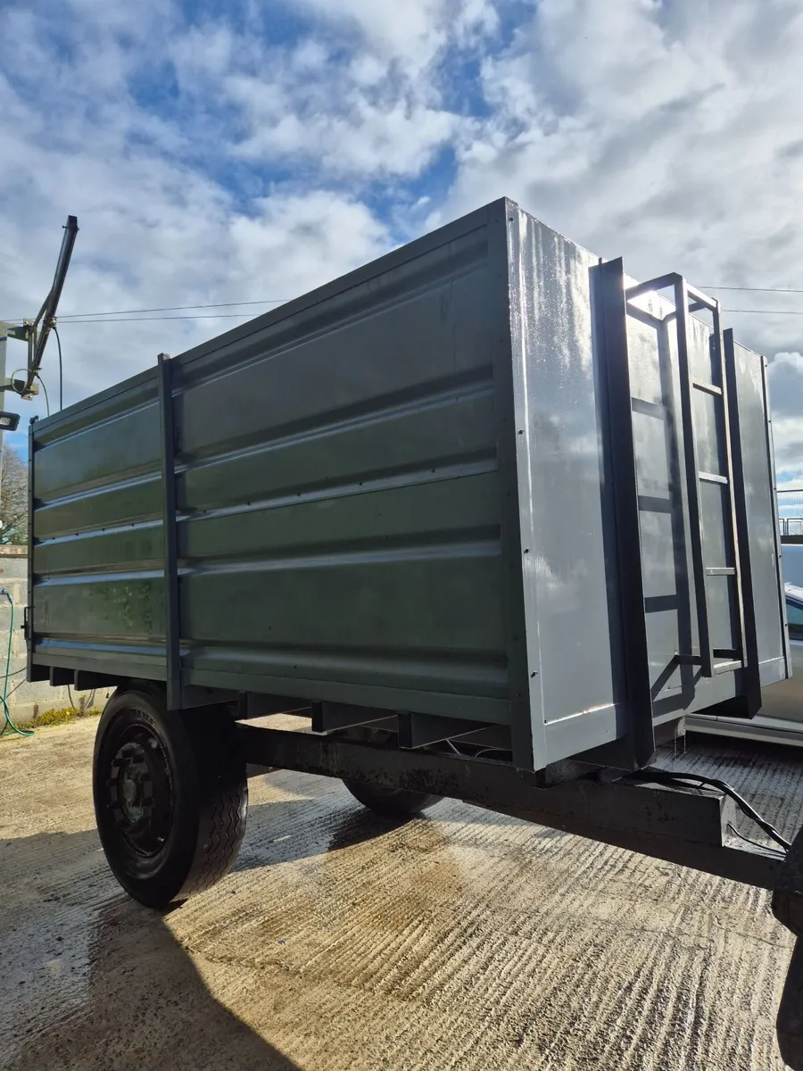 Grain trailer - Image 1