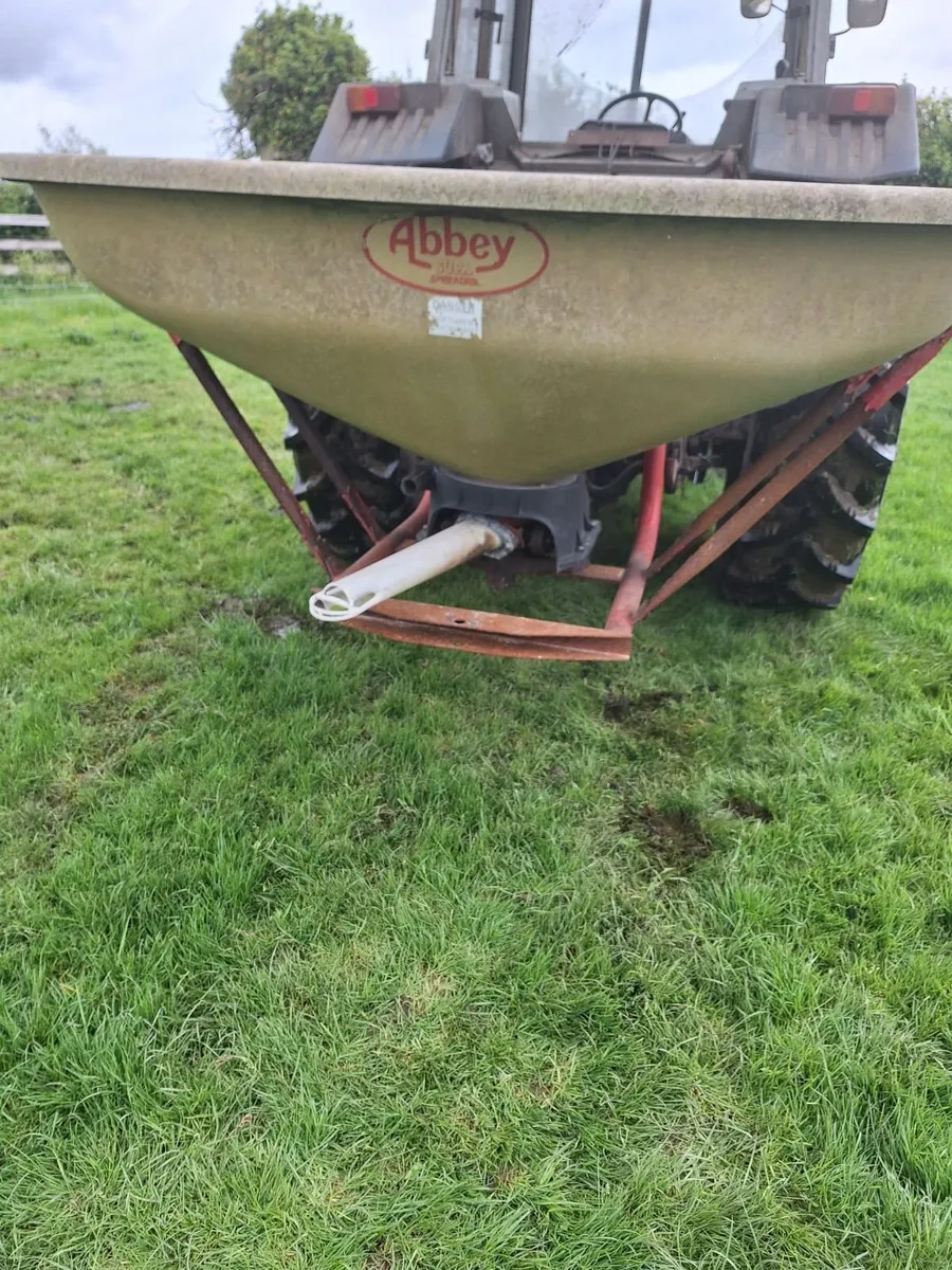 Fertilizer spreader - Image 3