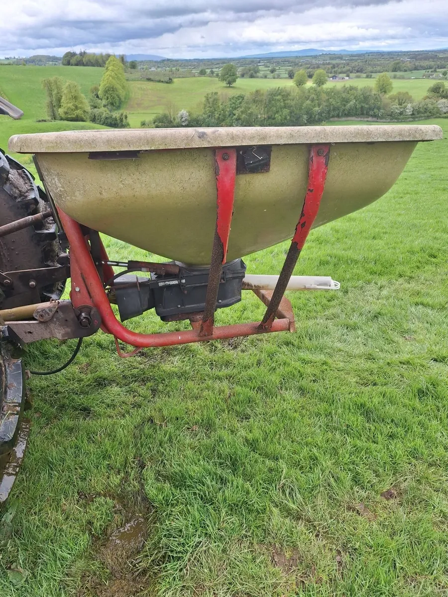 Fertilizer spreader - Image 4