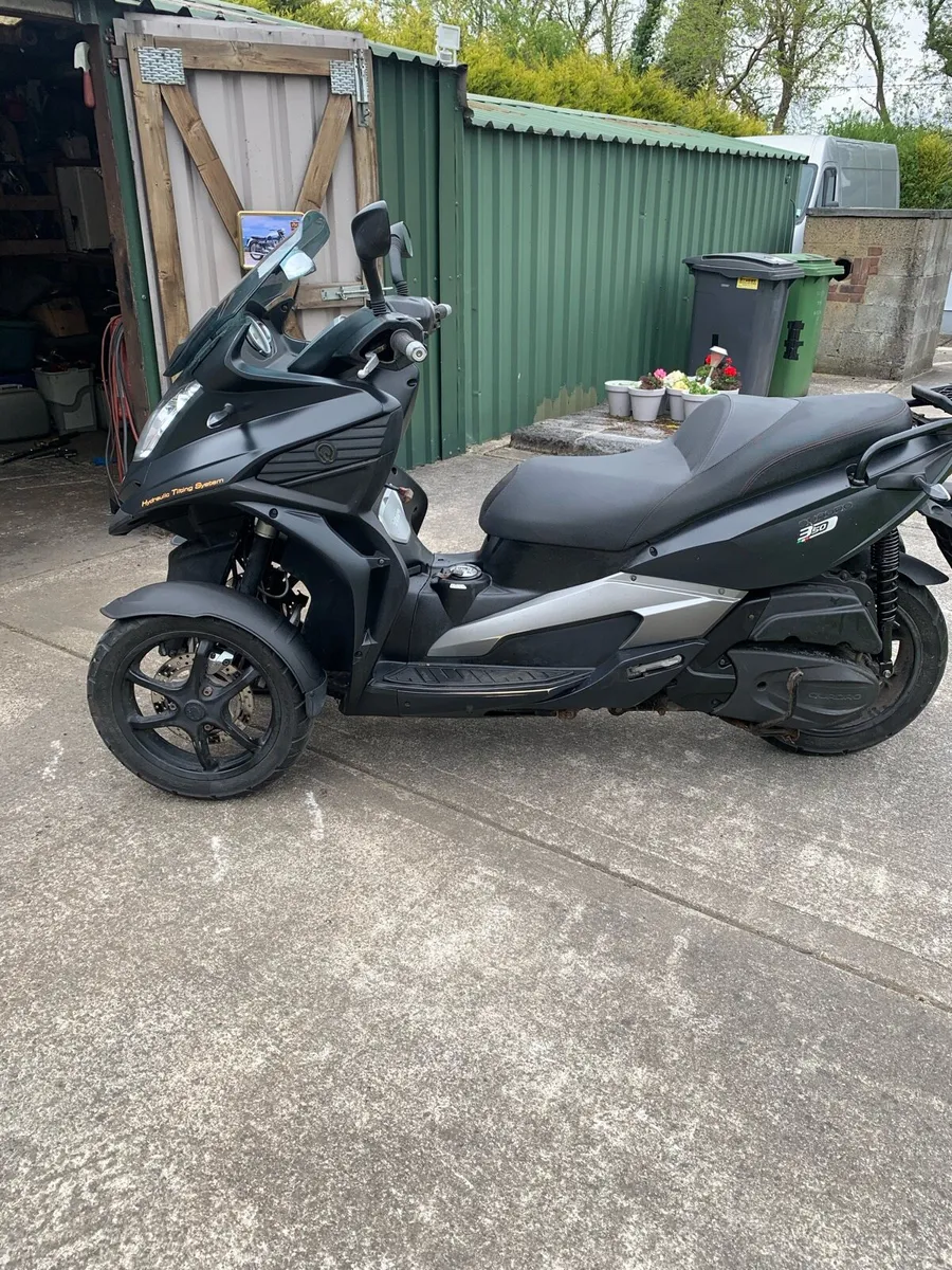 Quadro 350cc scooter - Image 1