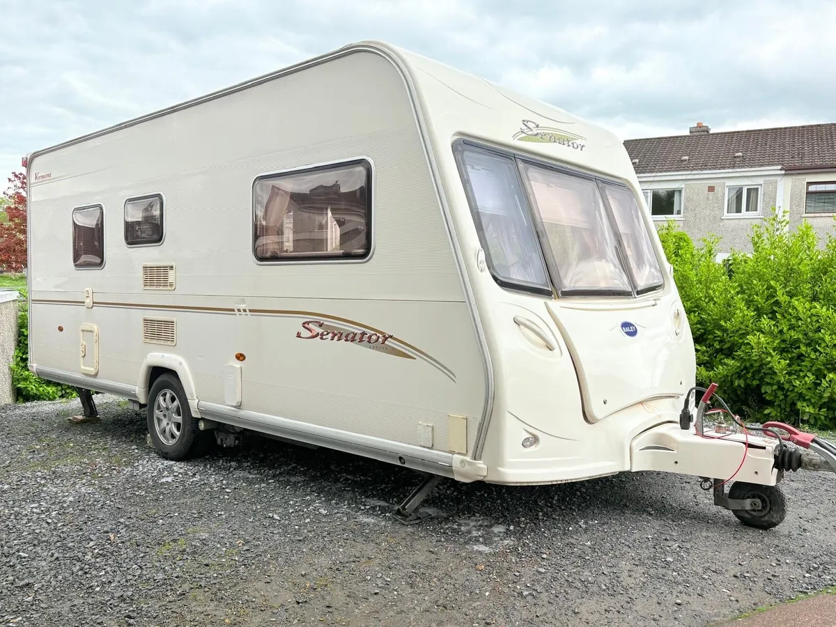 Bailey Senator 2/3 berth with remote motor mover, - Image 2