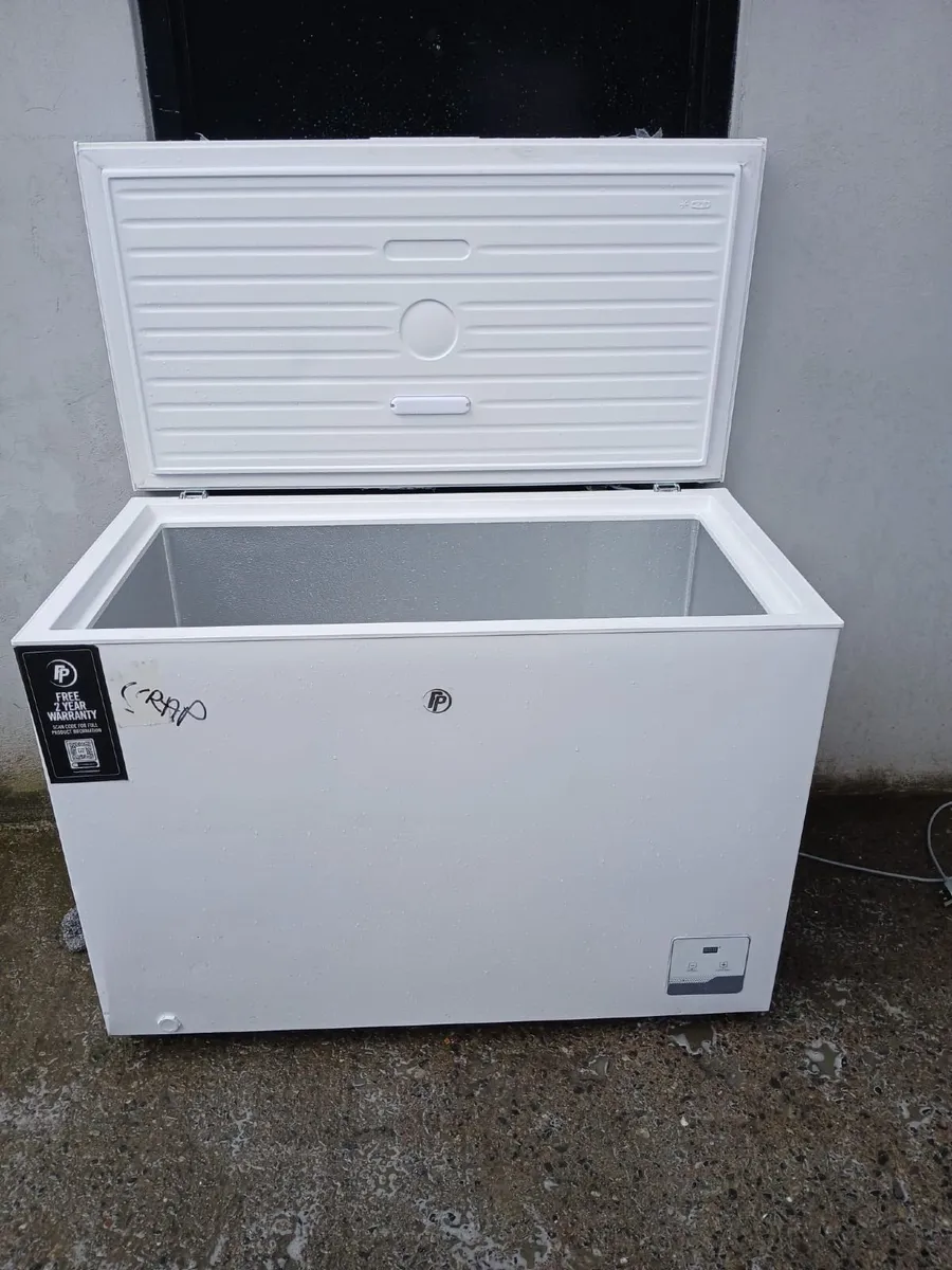 EX DISPLAY BRAND NEW CHEST FREEZER FOR SALE - Image 1