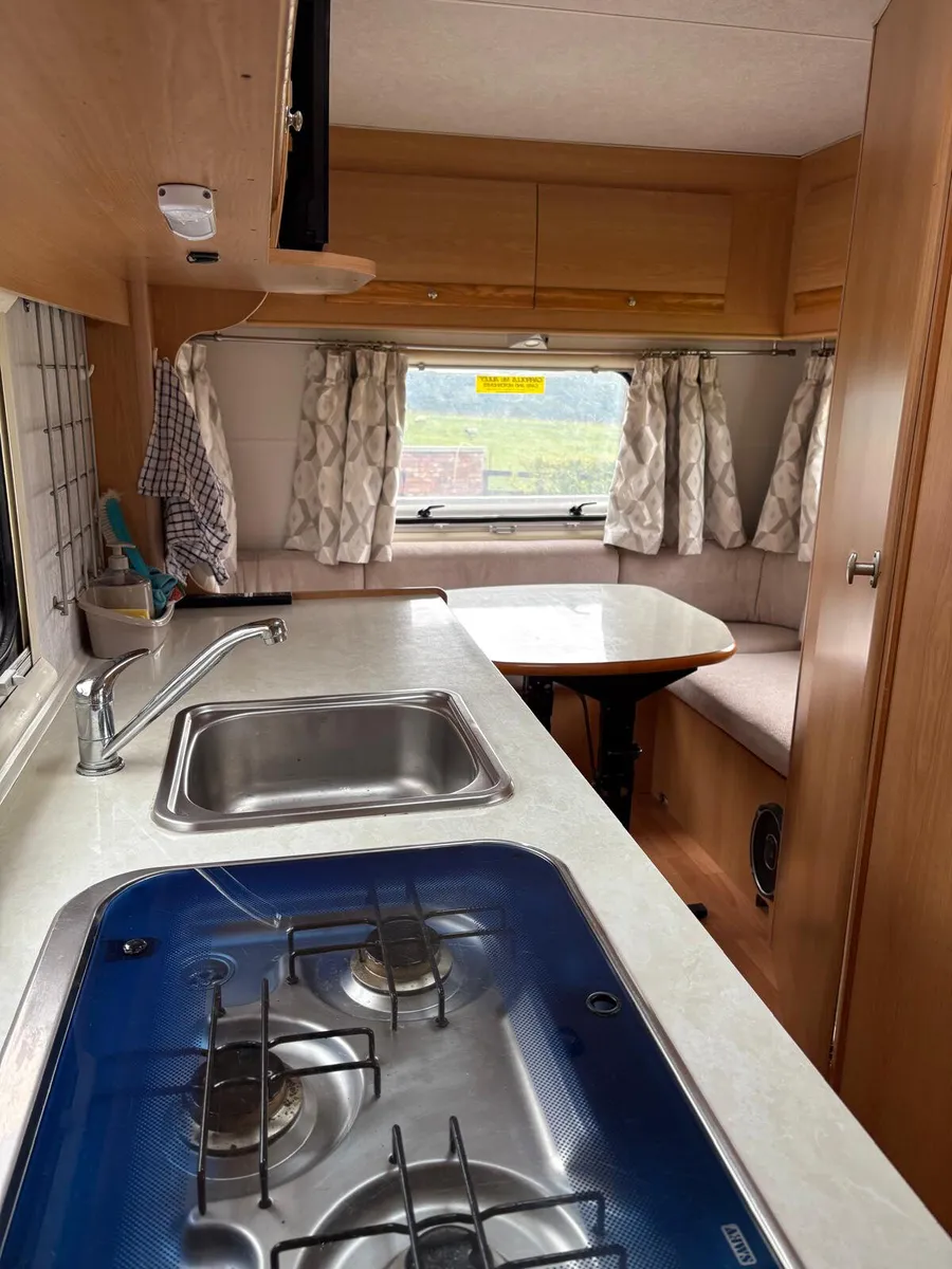 ELNAGH  6 BERTH RIGHT HAND DRI U-LOUNGE CVRT11/26 - Image 4