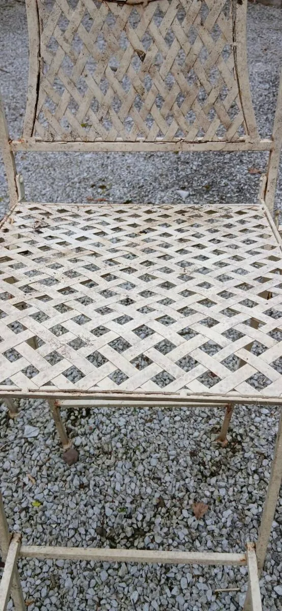 Pair of Metal garden chairs - Image 4