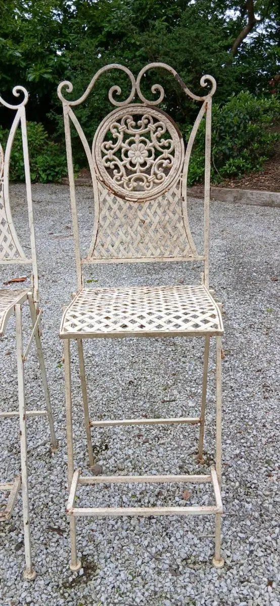 Pair of Metal garden chairs - Image 3