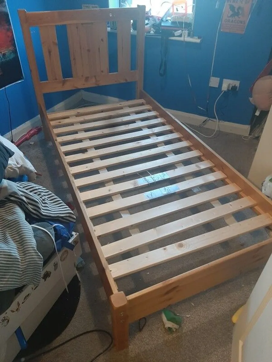 Single bed frame - Image 1