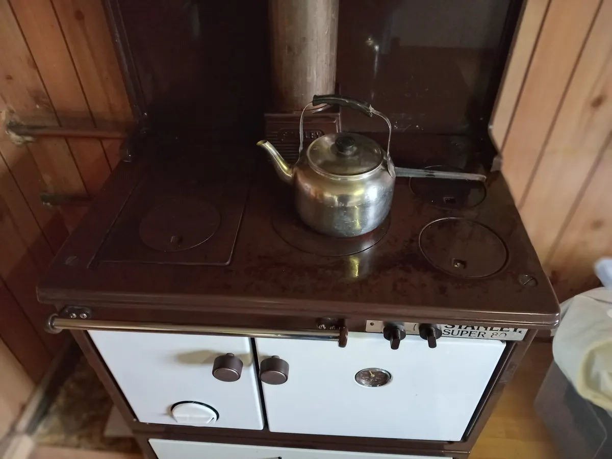 Stanley 80 Solid Fuel Range - Image 1