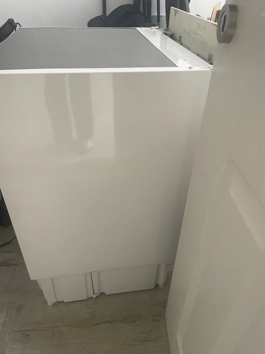 Fridge - Image 4