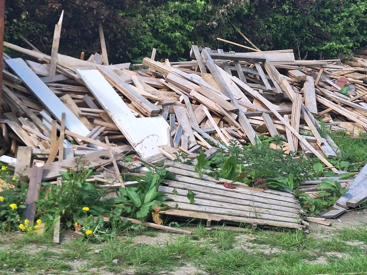 Timber off cuts for sale - Image 3