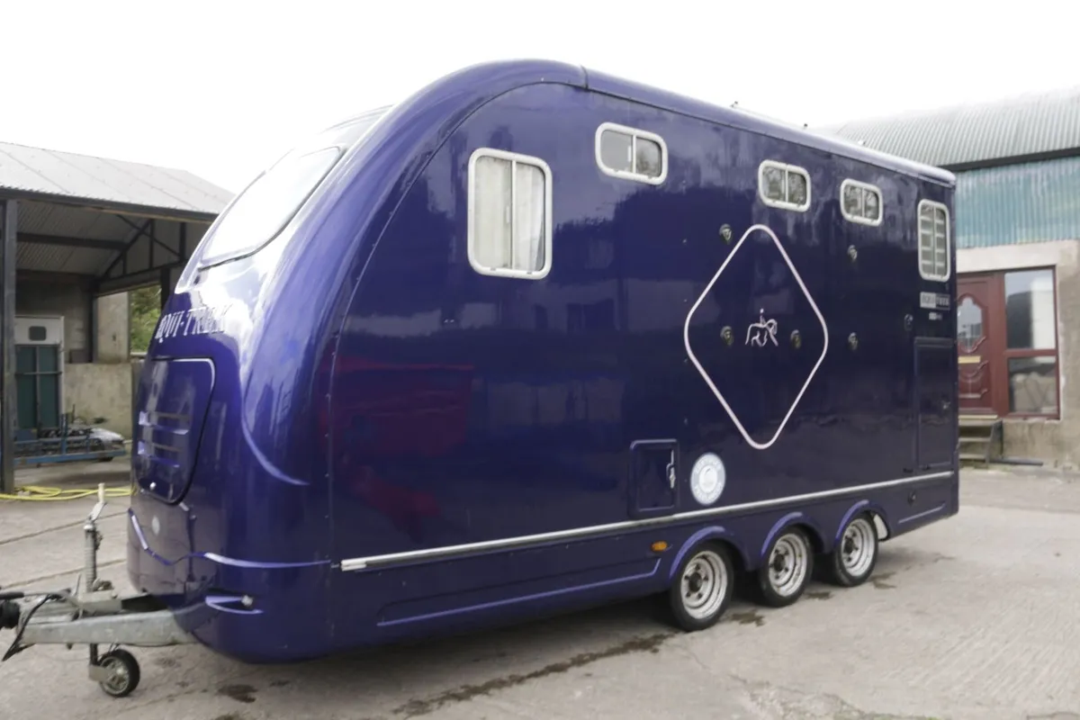 equi trek horsebox - Image 3