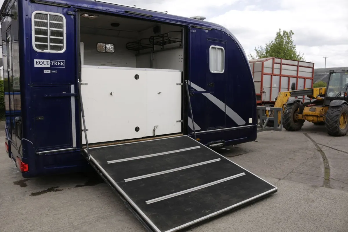 equi trek horsebox - Image 4