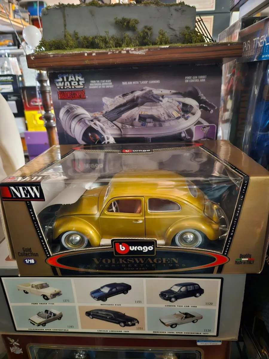 Corgi Burago VW Beetle 1.18