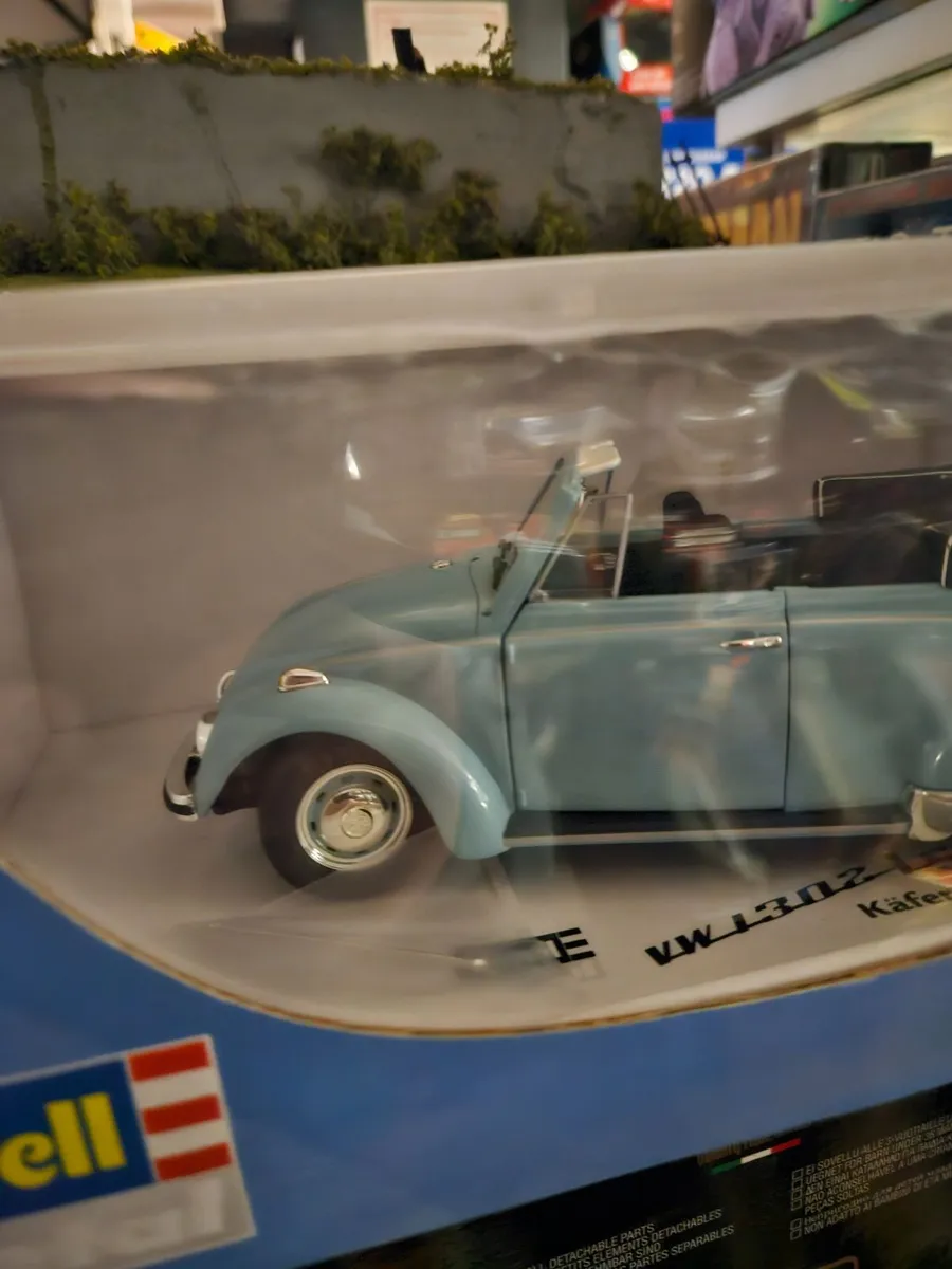 Corgi Revell VW Beetle 1.18 - Image 2