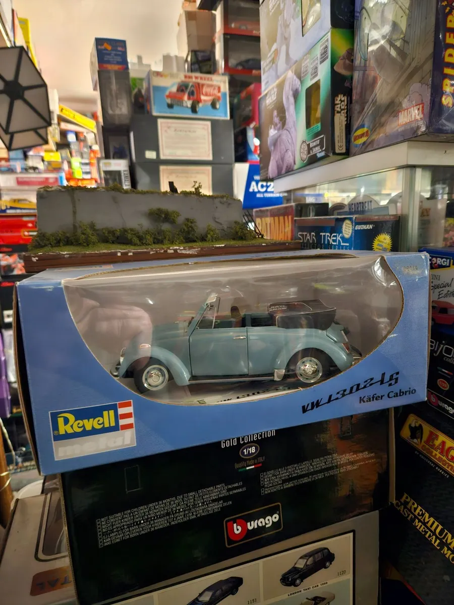Corgi Revell VW Beetle 1.18 - Image 1