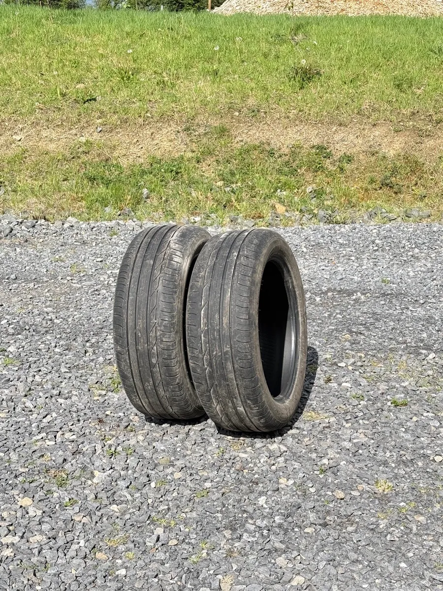 2 used Bridgestone turanza 225/50R18 W95 run flat - Image 1