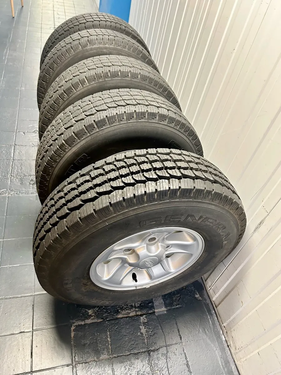 Land Rover Defender 16” Alloy Wheels - Image 1
