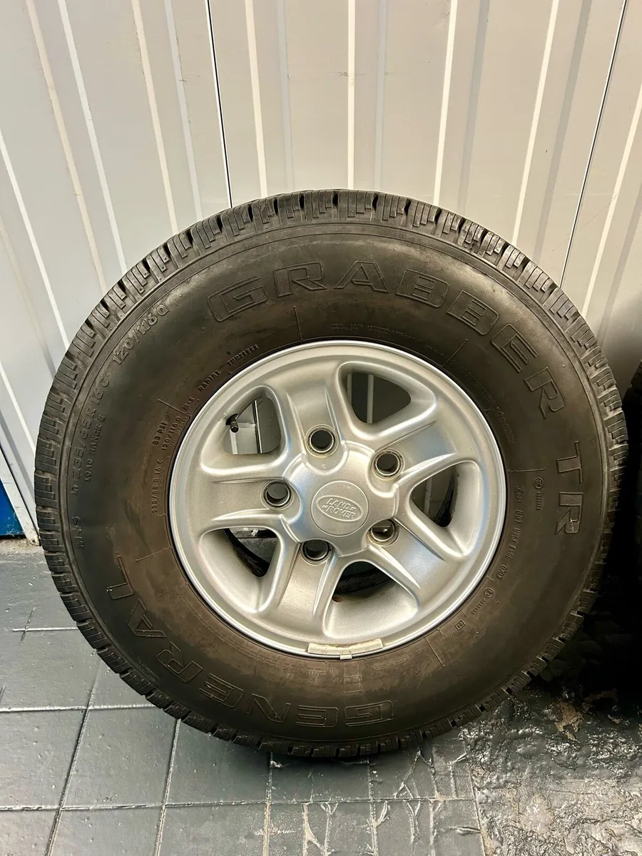 Land Rover Defender 16” Alloy Wheels - Image 2