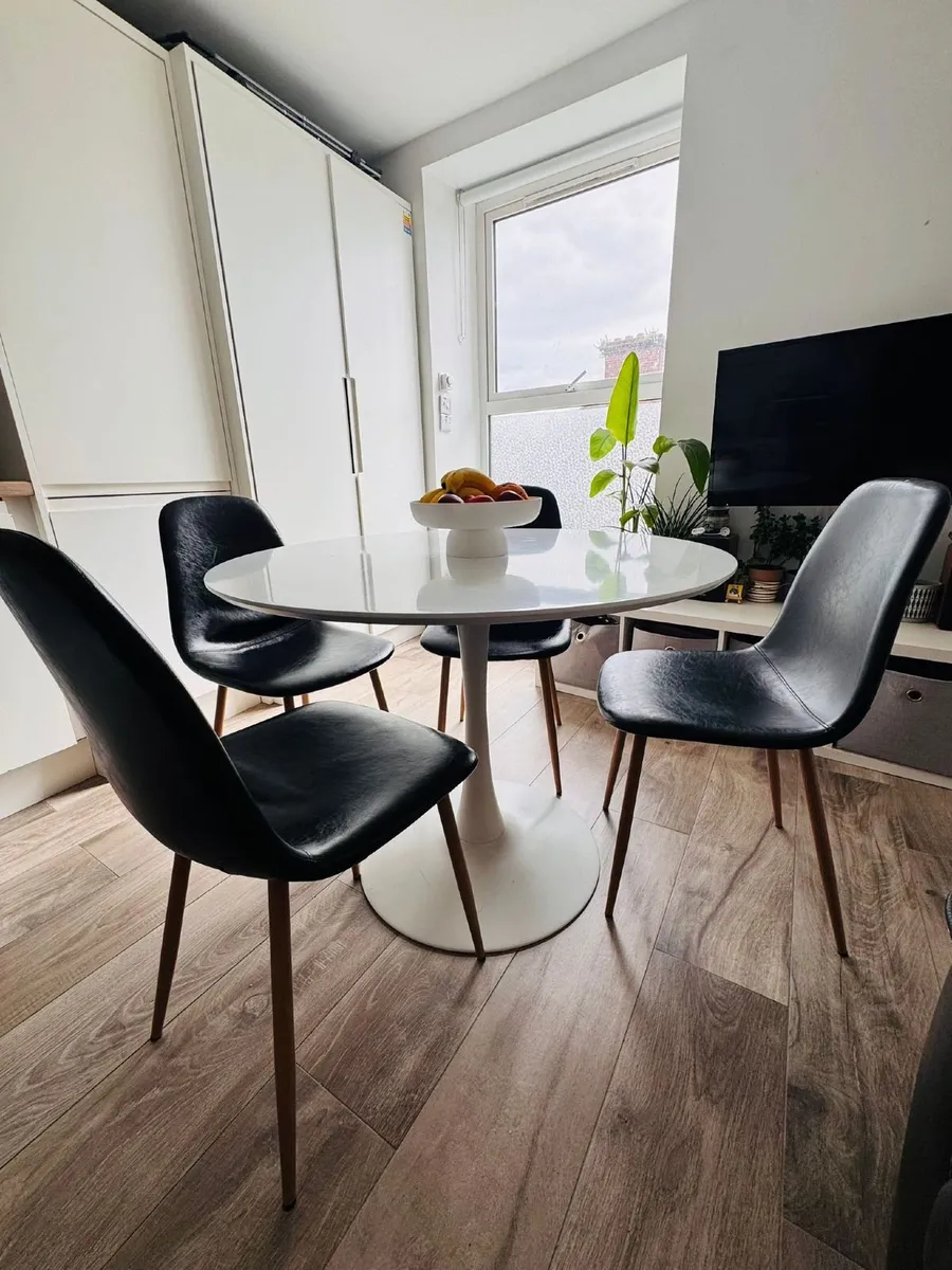 Kitchen table with 4 chairs