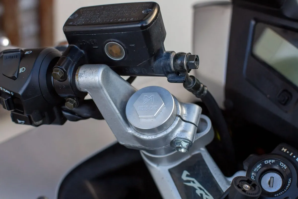 Honda VFR 800 2003 - Image 2
