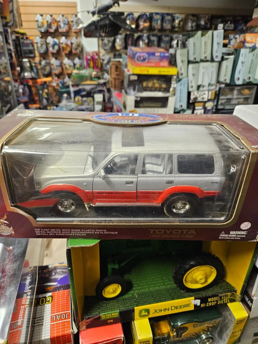 Corgi Road Legends Toyota Landcruiser 1.18 - Image 1