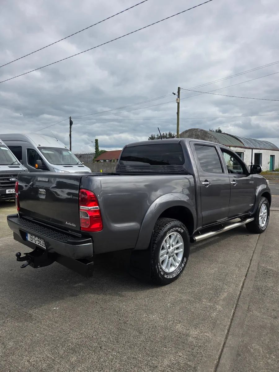 Toyota Hilux invincible 2015 - Image 4