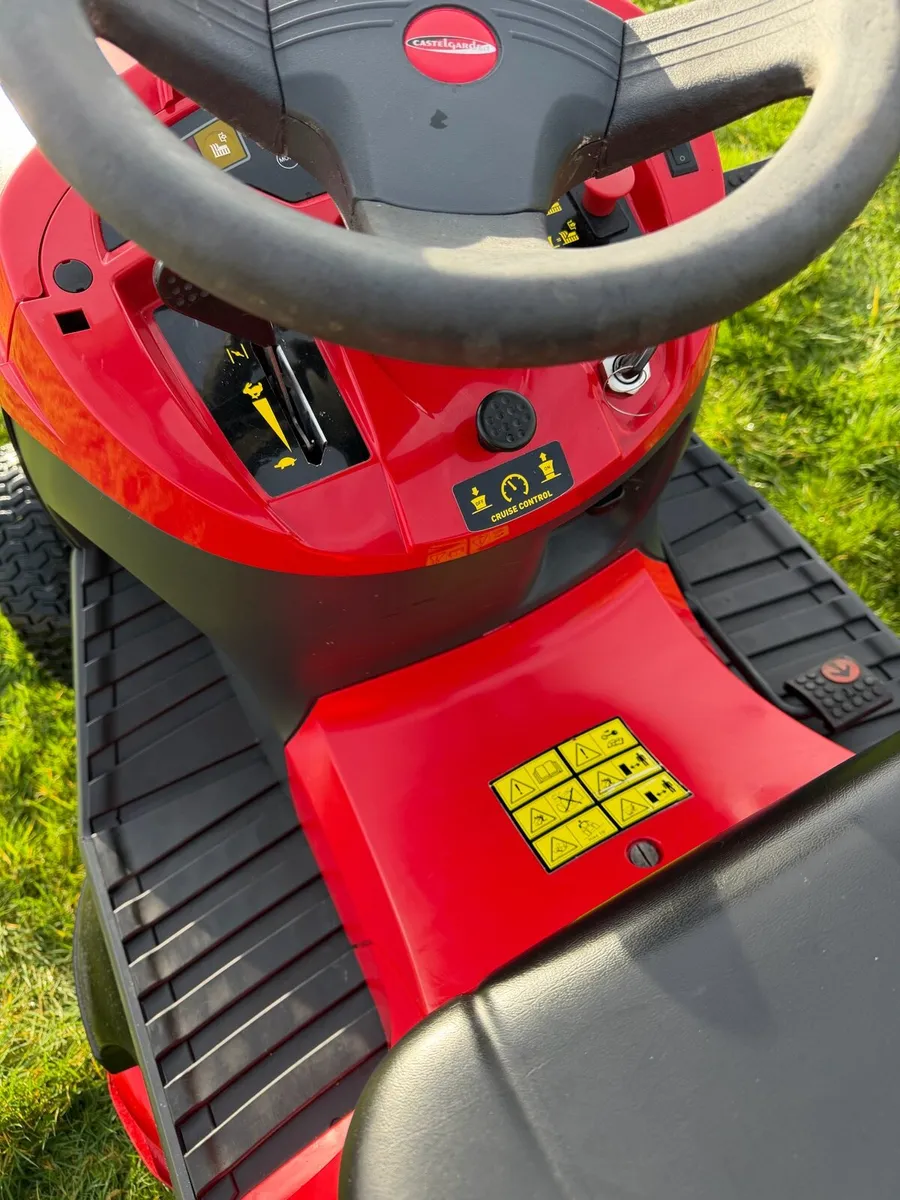 One owner Ride on mower Castlegarden - Image 3