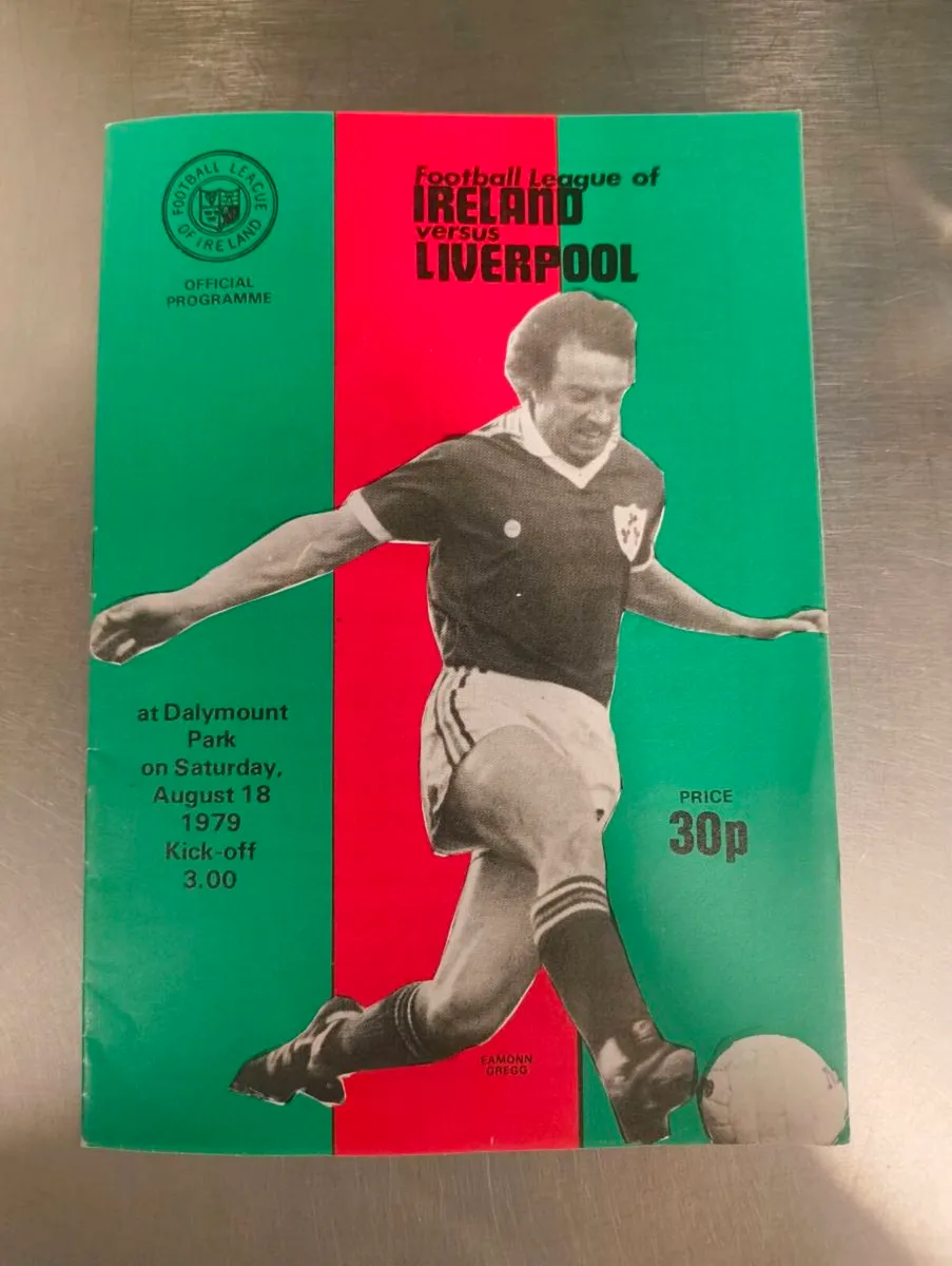 Soccer memorabilia - Image 1