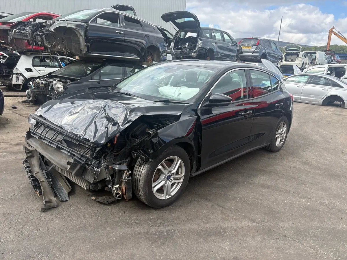 BREAKING 2019 FORD FOCUS 1.0 Petrol Manual - Image 2