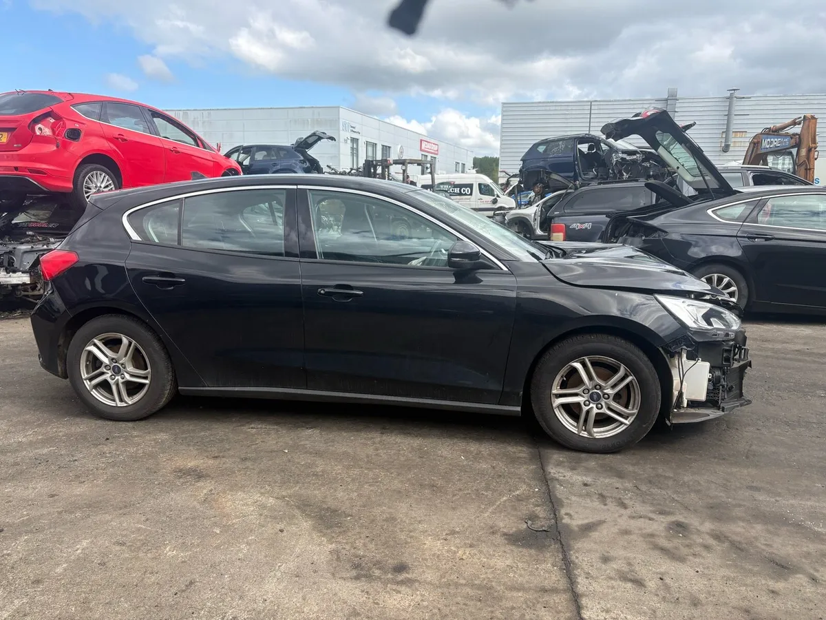 BREAKING 2019 FORD FOCUS 1.0 Petrol Manual - Image 3