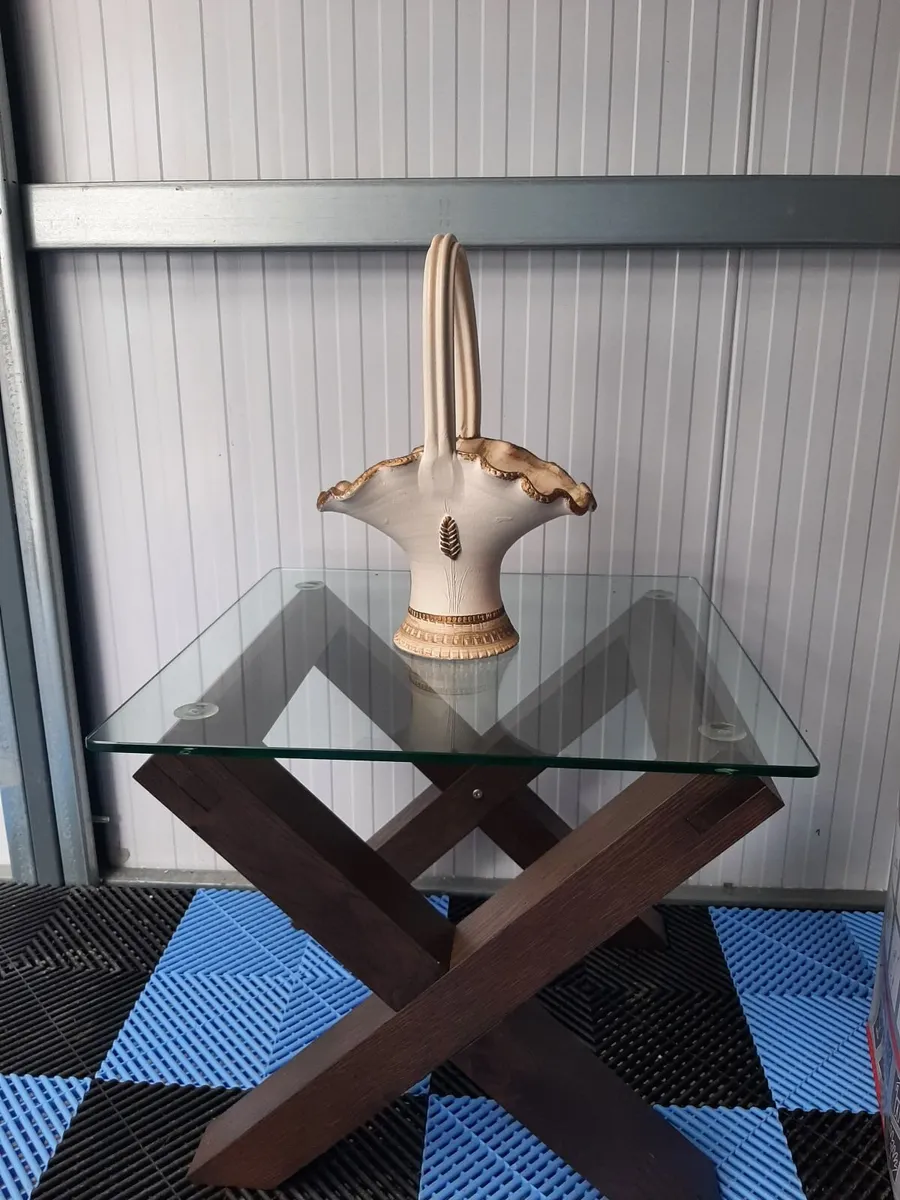 Glass top table and ornament - Image 3