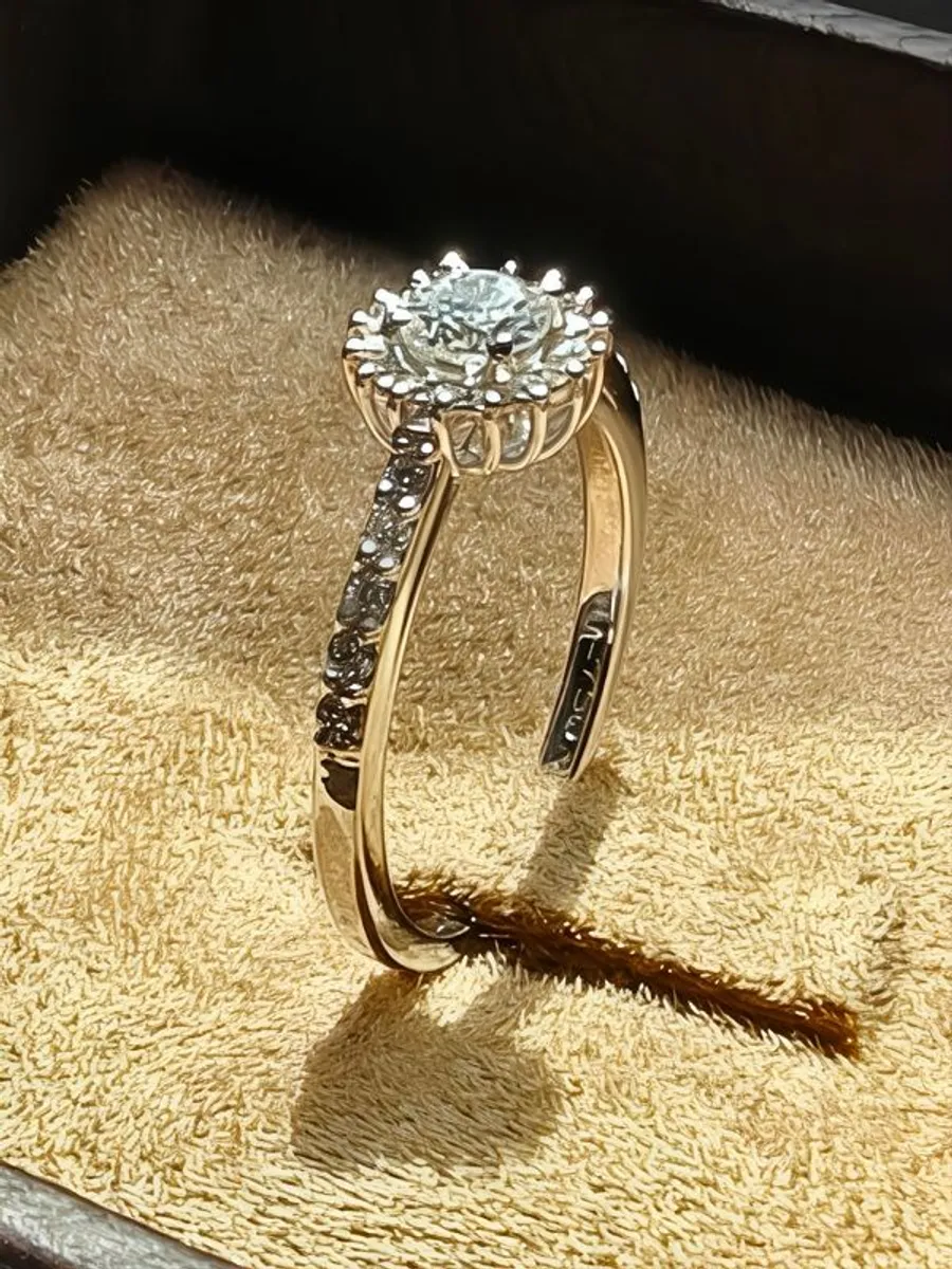 Engagement ring - Image 2
