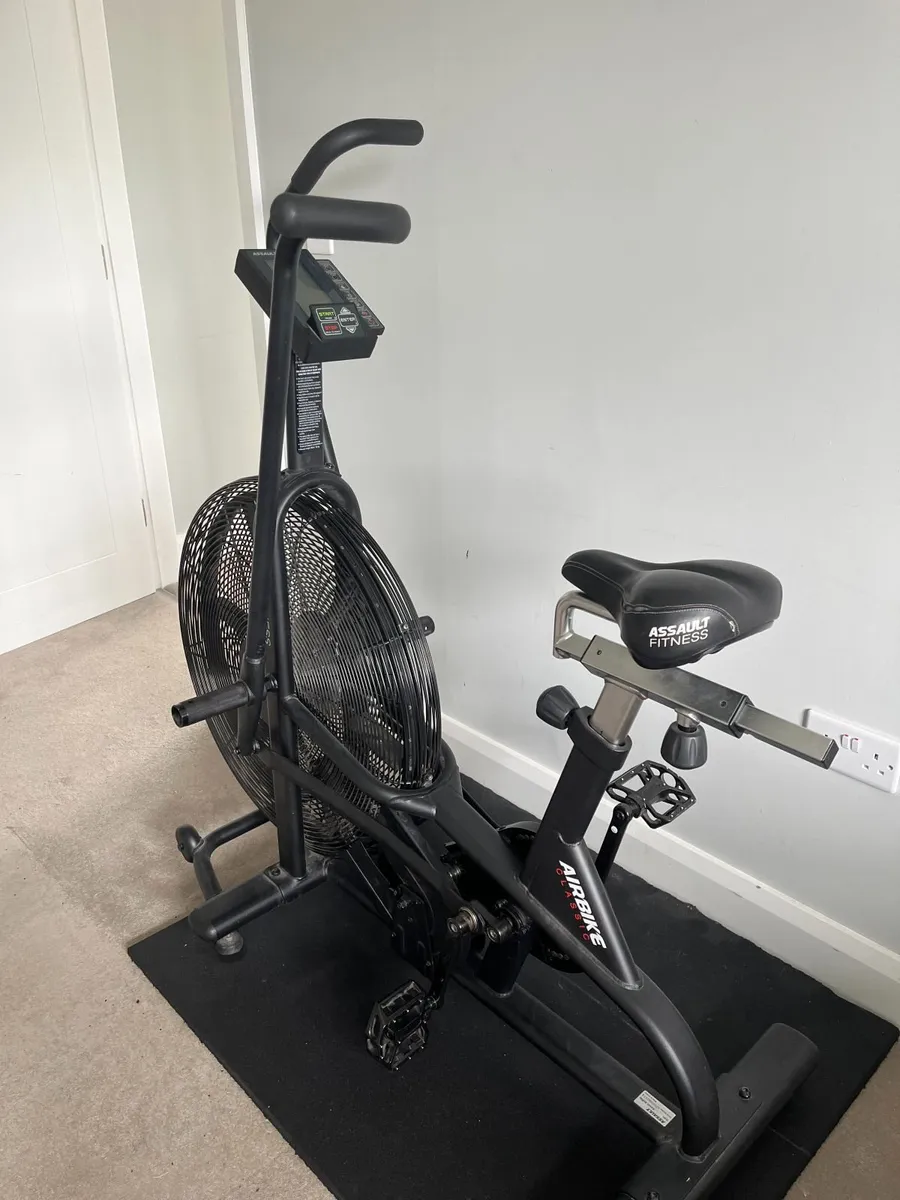 Assault AirBike Classic in excellent condition - Image 4