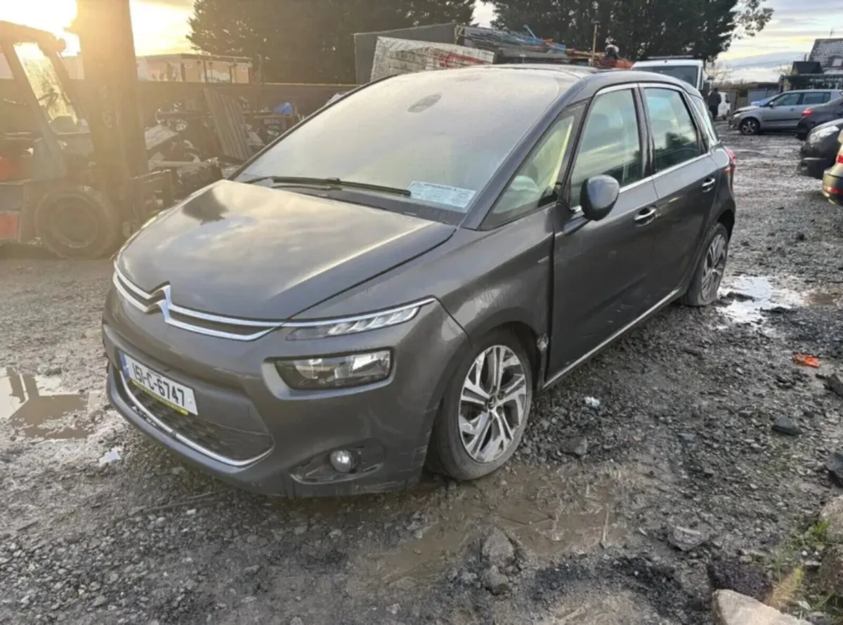 2015 Citroen C4 Picasso 1.6 Diesel high spec - Image 3