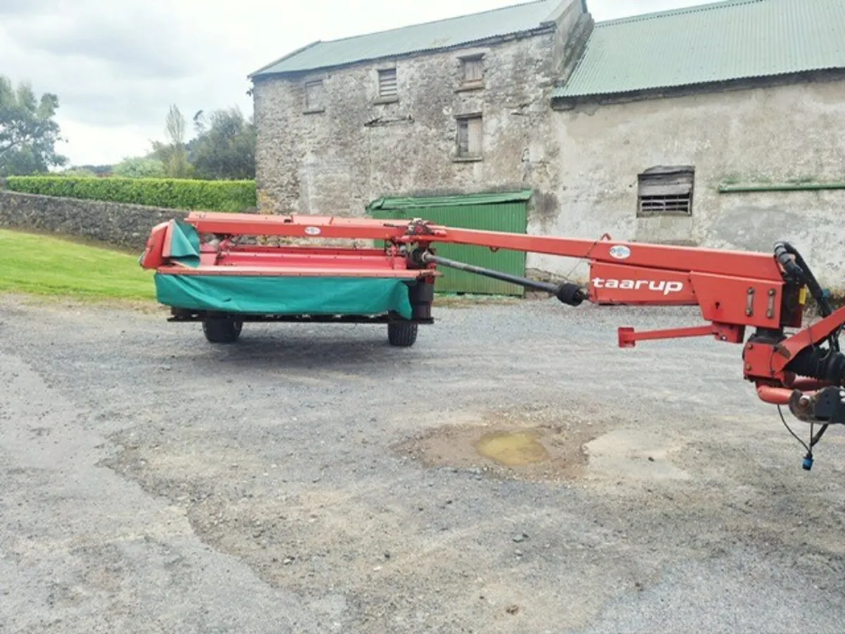 Taarup 4232 LT Trailed Mower - Image 1