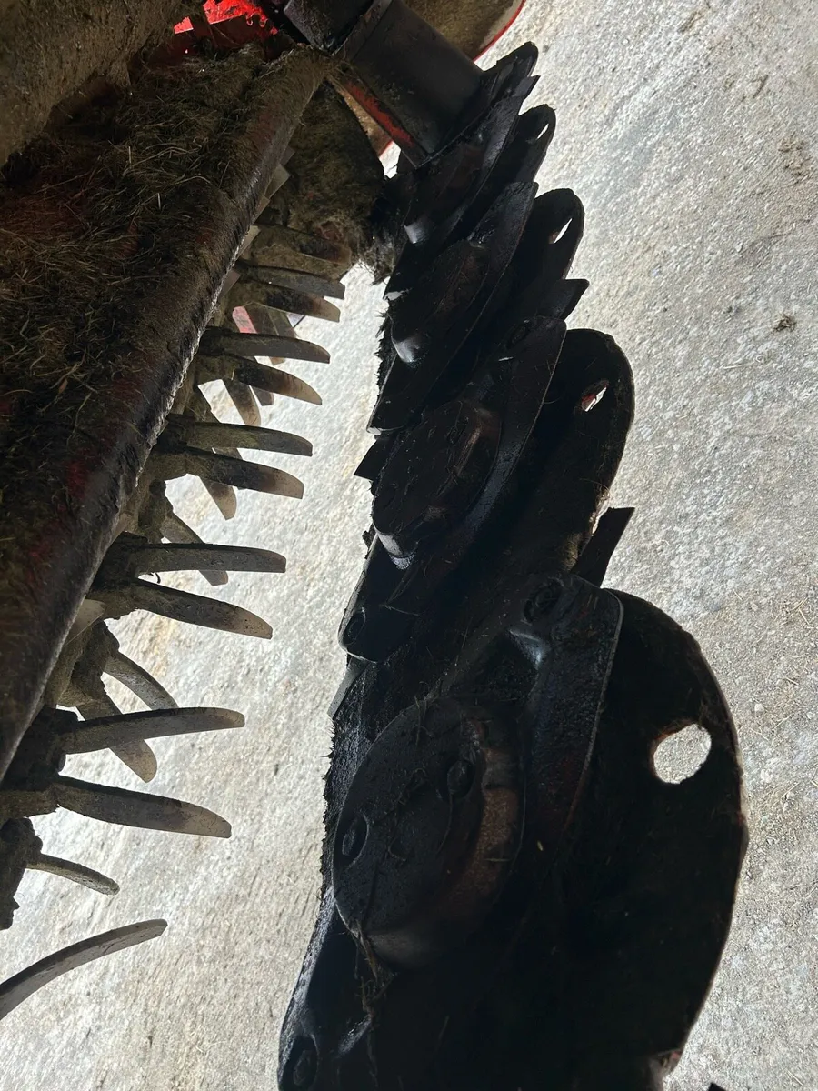 Kuhn 9 foot mower - Image 4