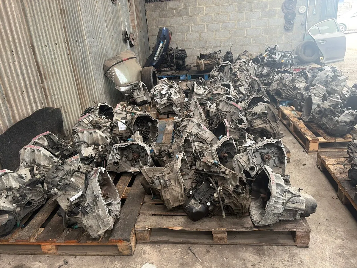 Car parts - Image 1
