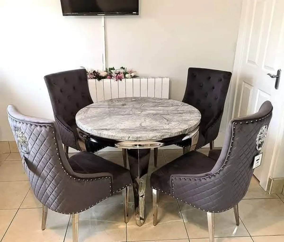 Round Kitchen Dining Table With 6 Chairs - Image 1