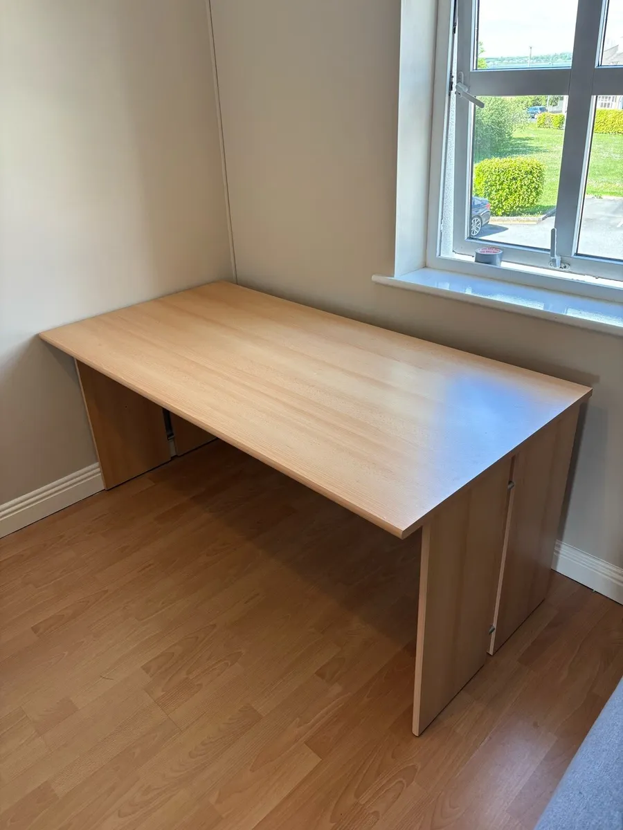 Office desk - Image 1